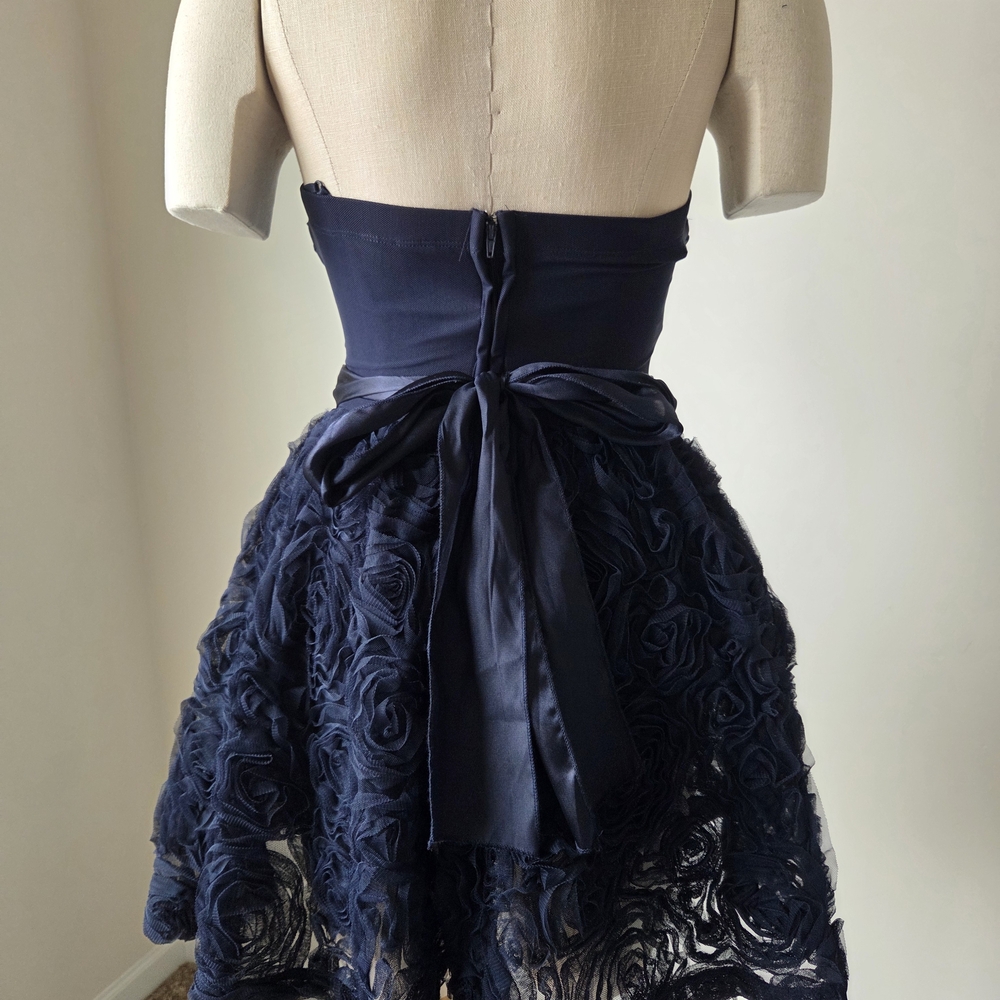 Trixxi Navy Strapless Rosette Cocktail Dress with Beaded Waistband Junior Size 3 - Picture 2 of 11
